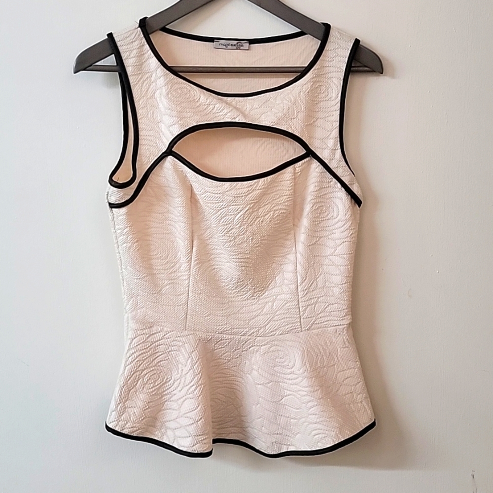 Peekaboo Top